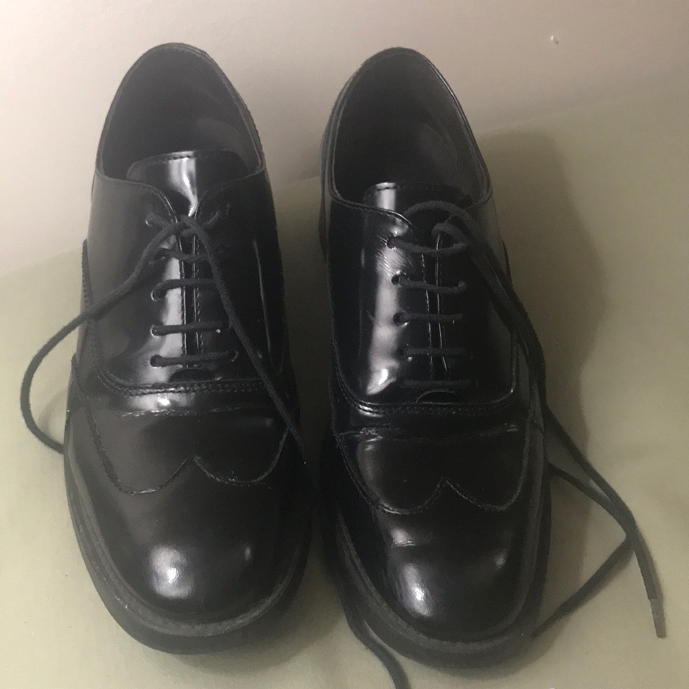 Beautiful black patent leather oxfords! (Boemos)